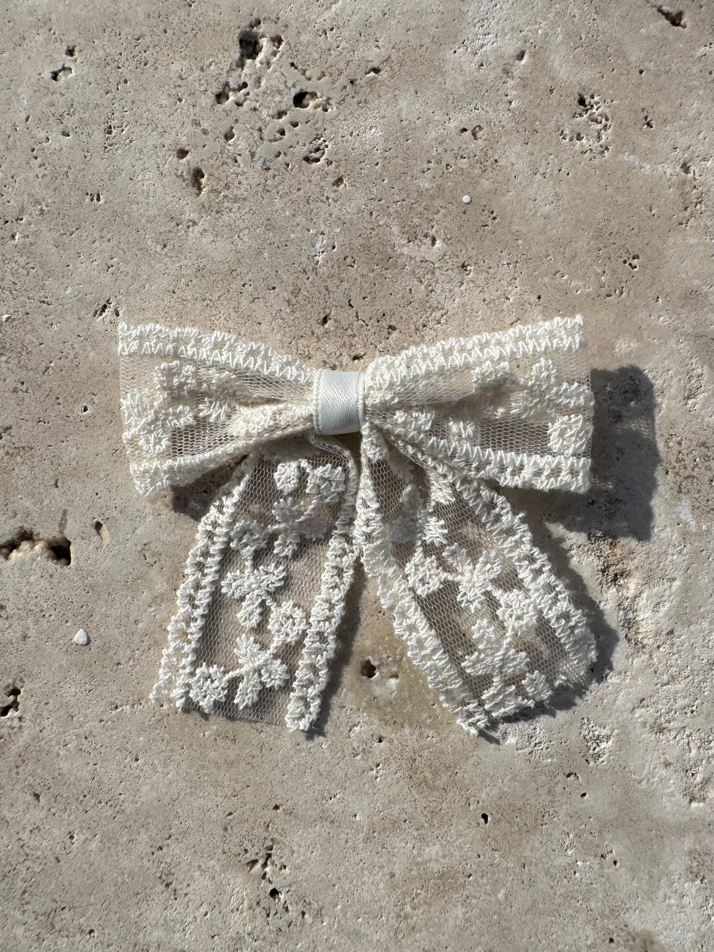Annabelle lace Bow